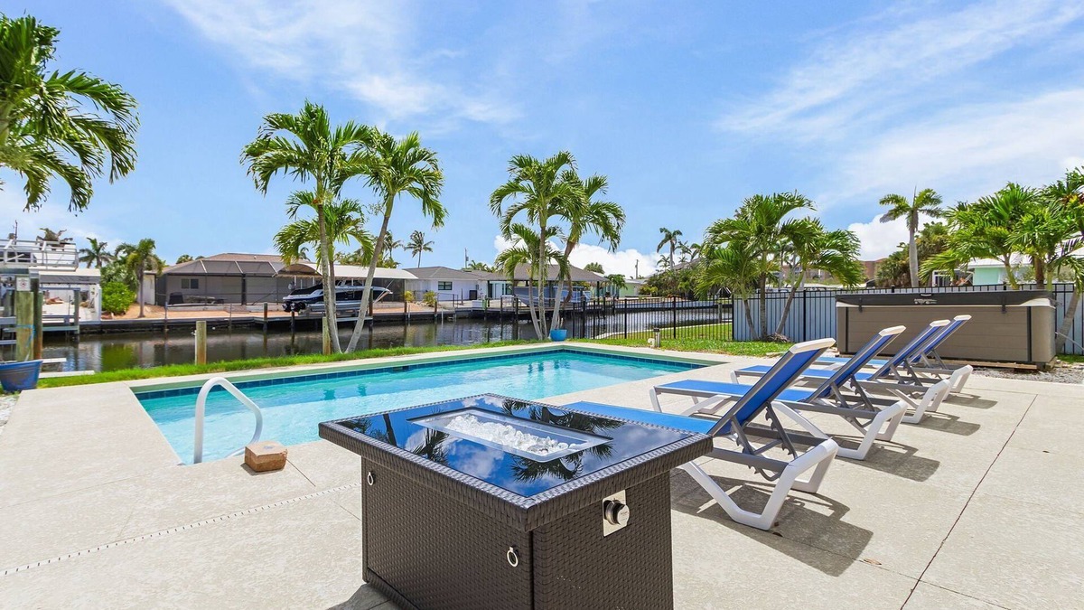 South Island House | 7 Dockside Dream: 3BR/3BA Pool Home w/Canal Access!