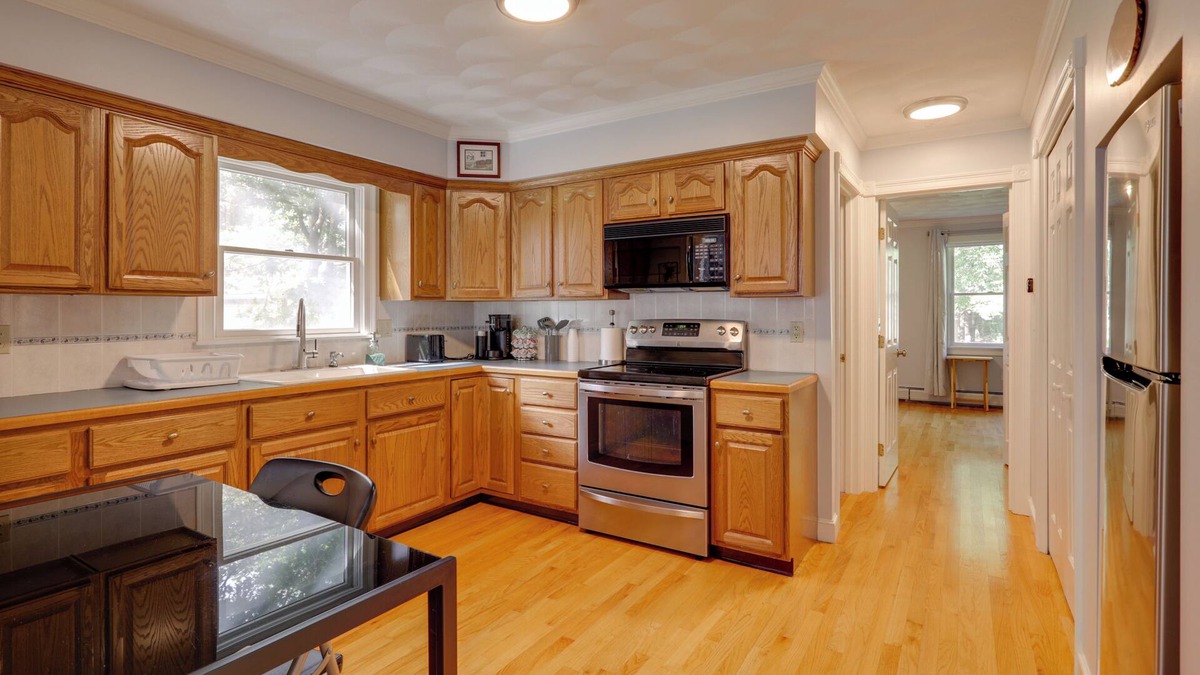 Seekonk Cottage | 7 Mi to Downtown Providence: Quiet Apt in Seekonk