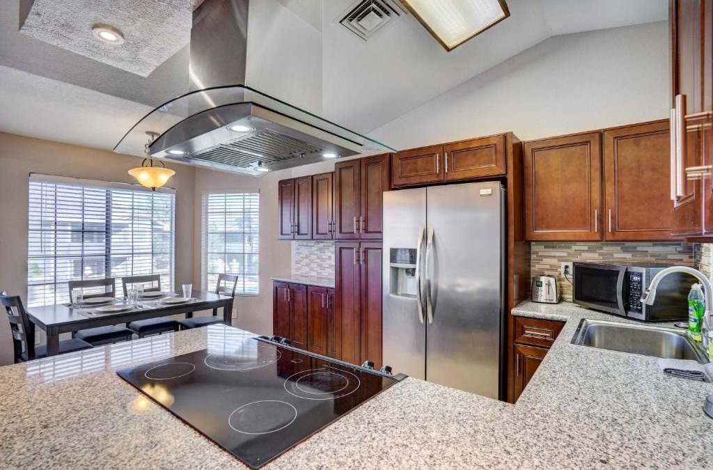 Chandler Apartment | 7 Mi to Dtwn Chandler Pet-Friendly Condo with Pool