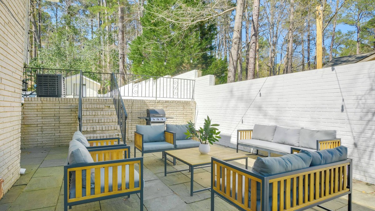 Durham House | 7 Mi to Dtwn Durham: Home w/Hot Tub & Game Room!