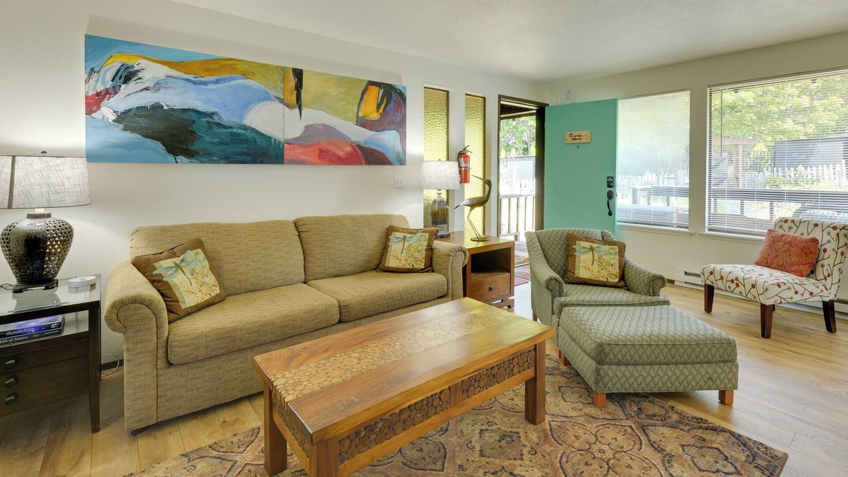 Port Angeles Apartment | 7 Mi to Olympic National Park: Port Angeles Apt!