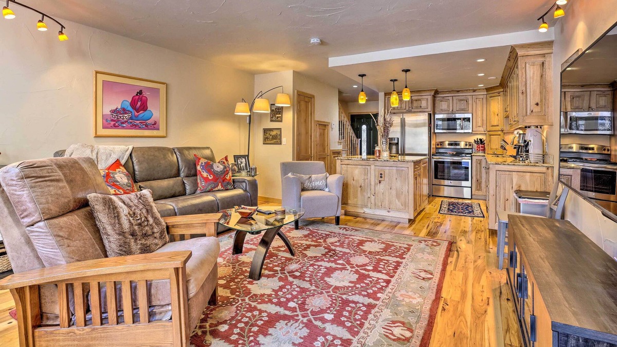 Bridgepoint House | 7 Mi to Ski: Waterfront Townhome in Frisco!
