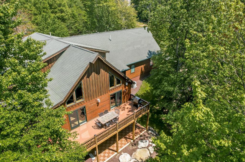 Mountainside House | 7 mins to Wisp New Hot tub Modern Cabin with Huge Media Room Fire Pit