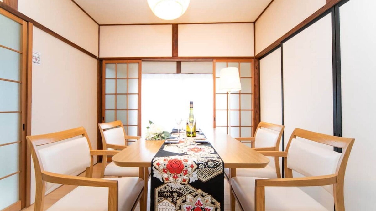 Yokkaichi House | 7 minutes walk from Kintetsu Yokkaichi Station Accommodates 6 people Rent a house in the center of/Yokkaichi Mie