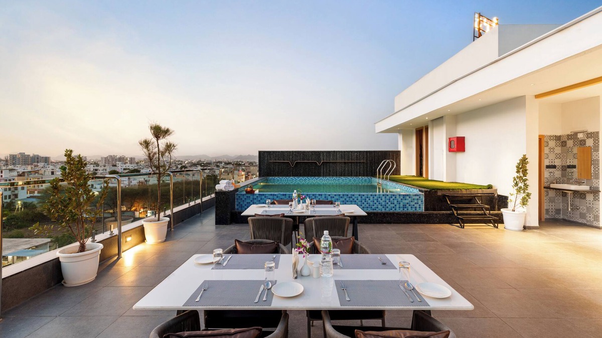 Gayariawas Hotel | 7 Rays Hotel