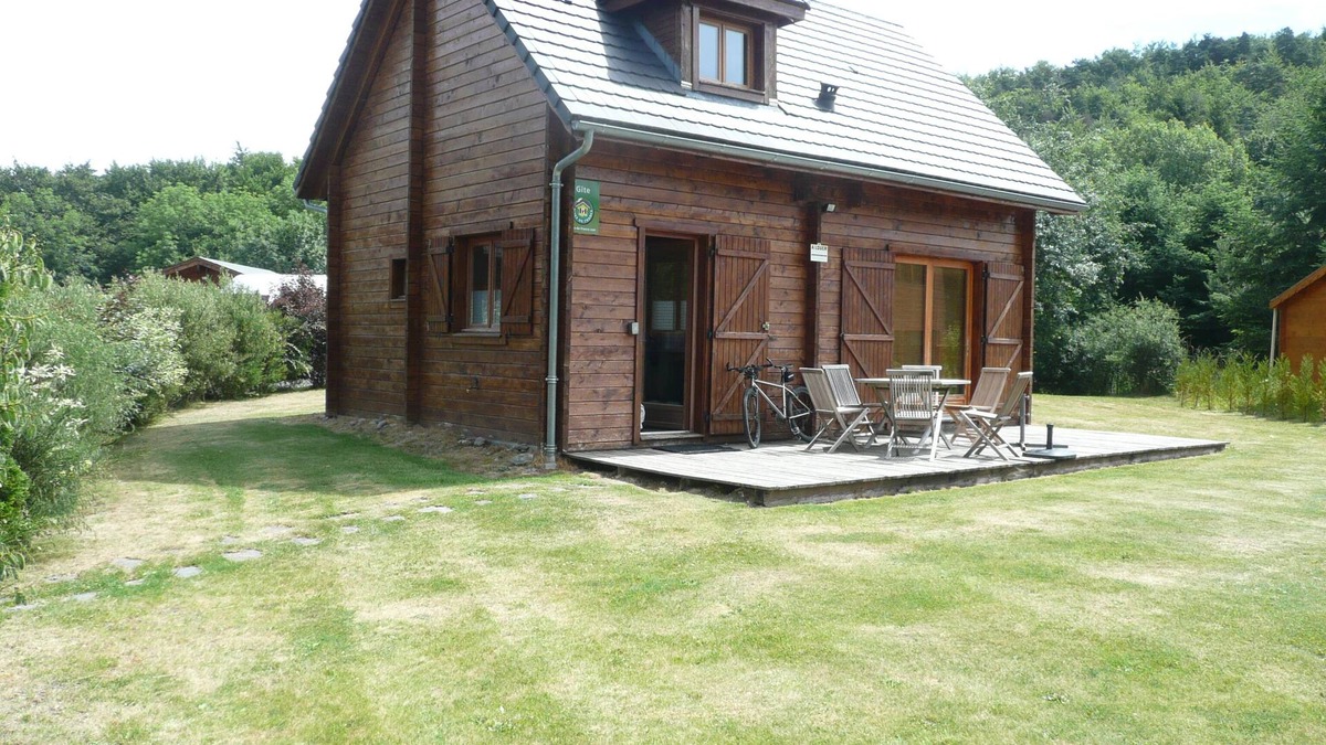 Jassat Ski Chalet | 70 M2 "Les Genets" chalet for rent 250 m from Lake Chambon