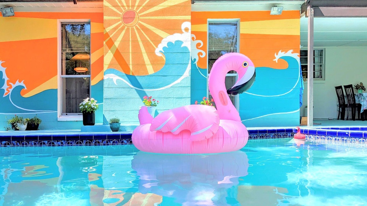 Temple Terrace House | 70's Retro River House Float-in Movie HeatedPoolSpa Kng Beds BGardens Moffit USF
