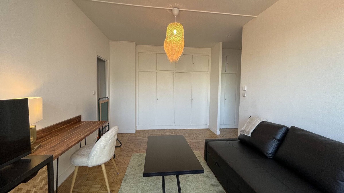 Montrouge Apartment | 70m du Métro M4 Barbara, 2P Chic et Calme - 4 Personnes Maximum