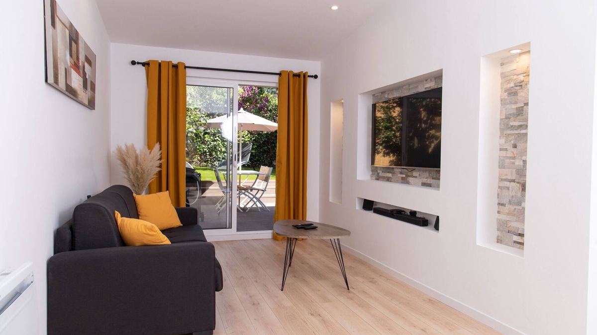 La Fleche Apartment | 70m² hypercentre apartment with whirlpool bath