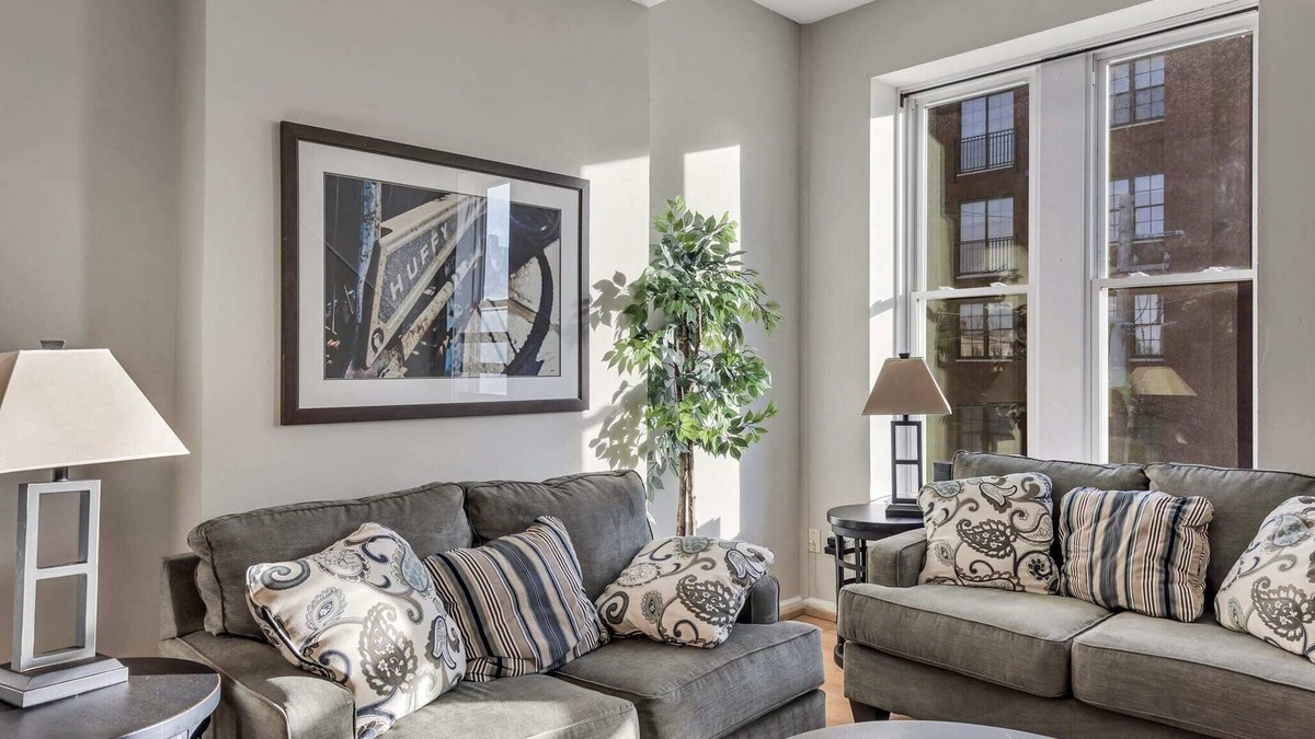 Soulard Hotel | 715a - Settle into Soulard! 4 beds 2 full baths