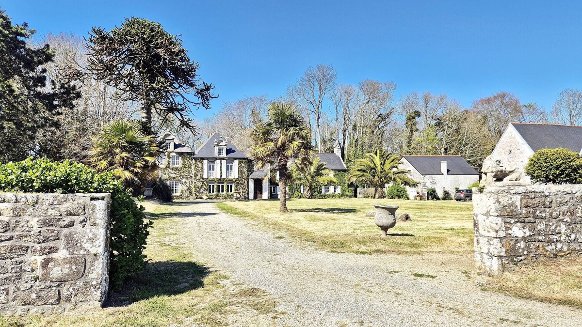 Audierne Ski Chalet | 732-The stables of the Menez-Bihan manor house