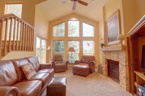 Corinthian Hills House | 75 Corinthian 3Br 3Ba Spacious Layout, Private Garage townhouse