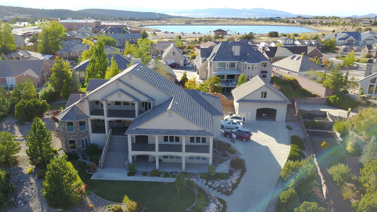Cedar City House | 7800 SF Mansion! 7 BR 6 1/2 Bath! Theater, Gym & Game Room. Outrageous Views!