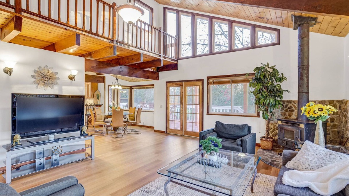 Santa Rosa House | 7BD/4.5BA Santa Rosa Estate w/HotTub, BBQ, Games