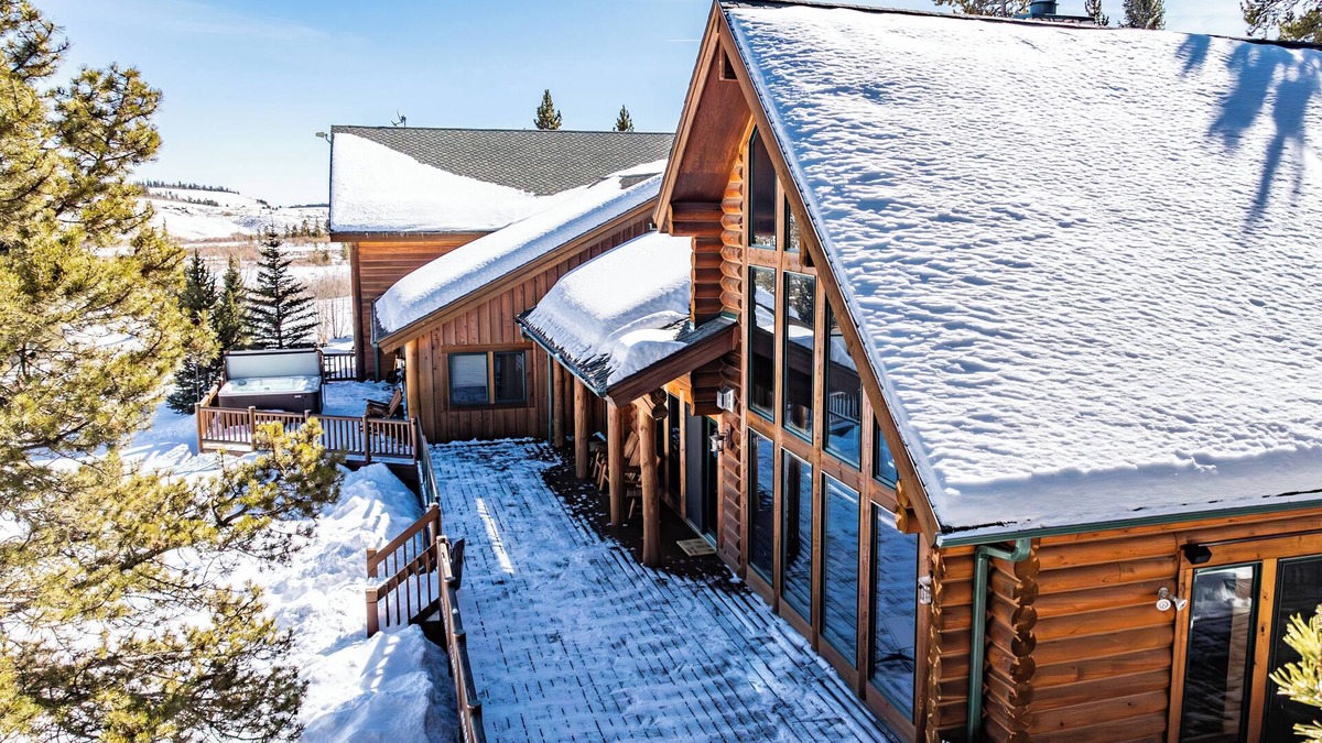 Alma House | 7bd Spacious Cabin Close to Breck; Views & Nature!