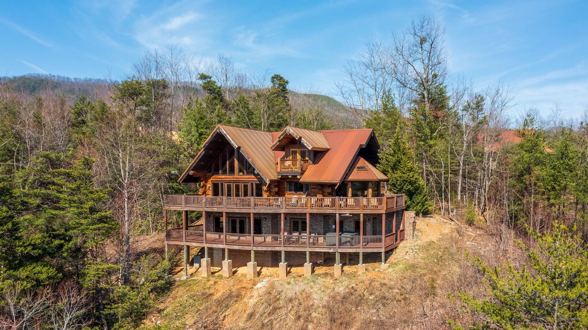 Pittman Center Cabin | 7BR/7BA Best Cabin View in Gatlinburg! Perfect for your Family's Vacation!