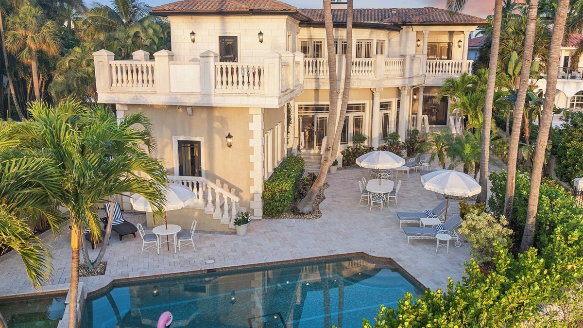 Palm Beach - West Palm Beach House | 7BR Downtown Waterfront Mansion with Heated Pool + Spa!
