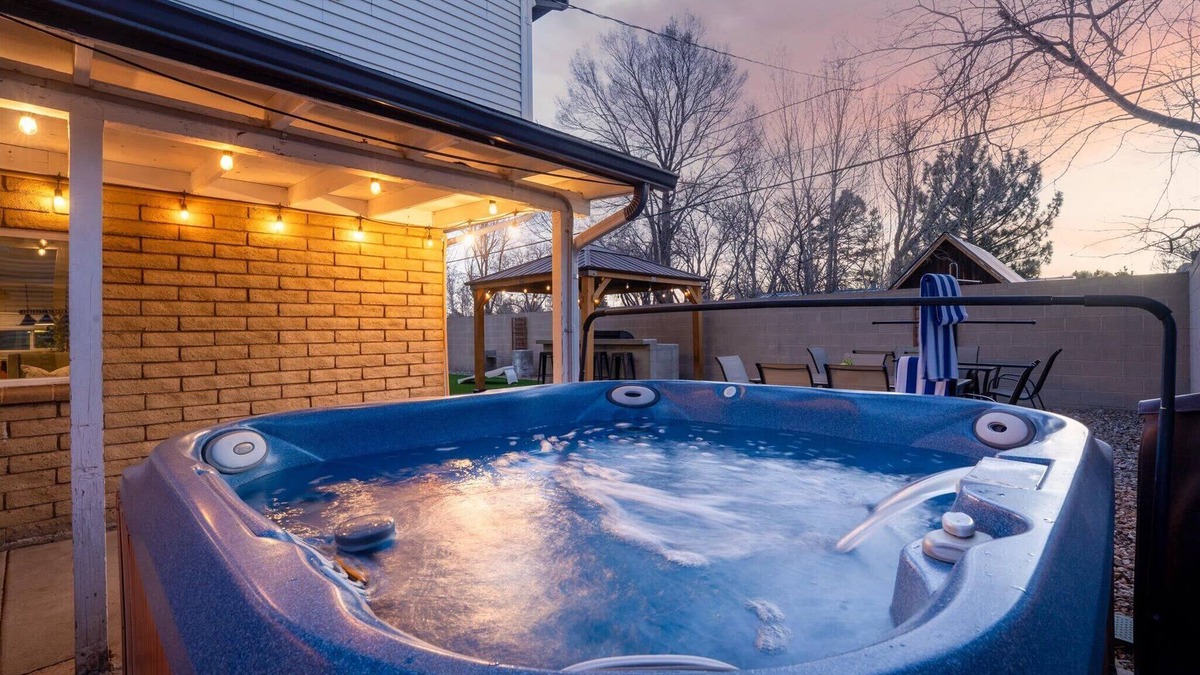 Flagstaff House | 7BR Flagstaff Escape | Sleeps 18 | Hot Tub & Bocce