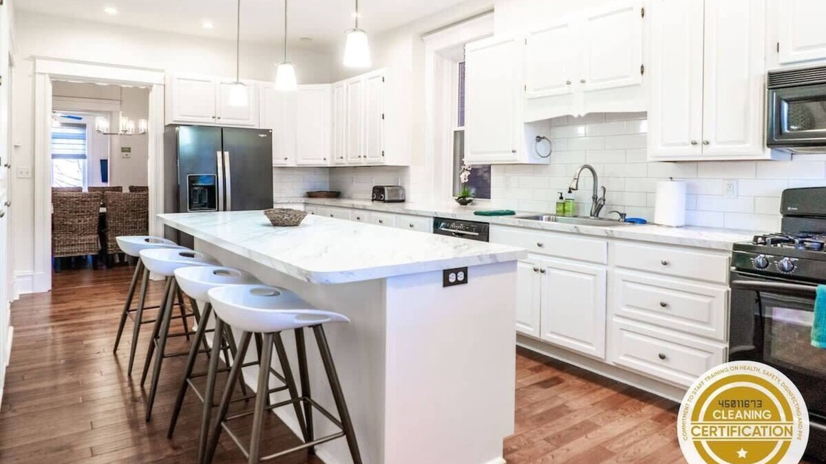 Tower Grove South House | 7BR Luxury Living | 1st Floor Primary/ABODEbucks