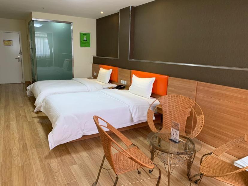 Fuyang Hotel | 7Days Inn Yingshang LAN-STAR building materials market