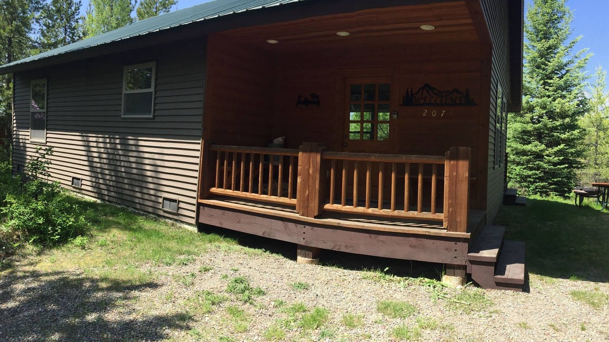 Coram Cabin | 7th Night Free, wireless internet, views, private, Montana Mountain Glory!
