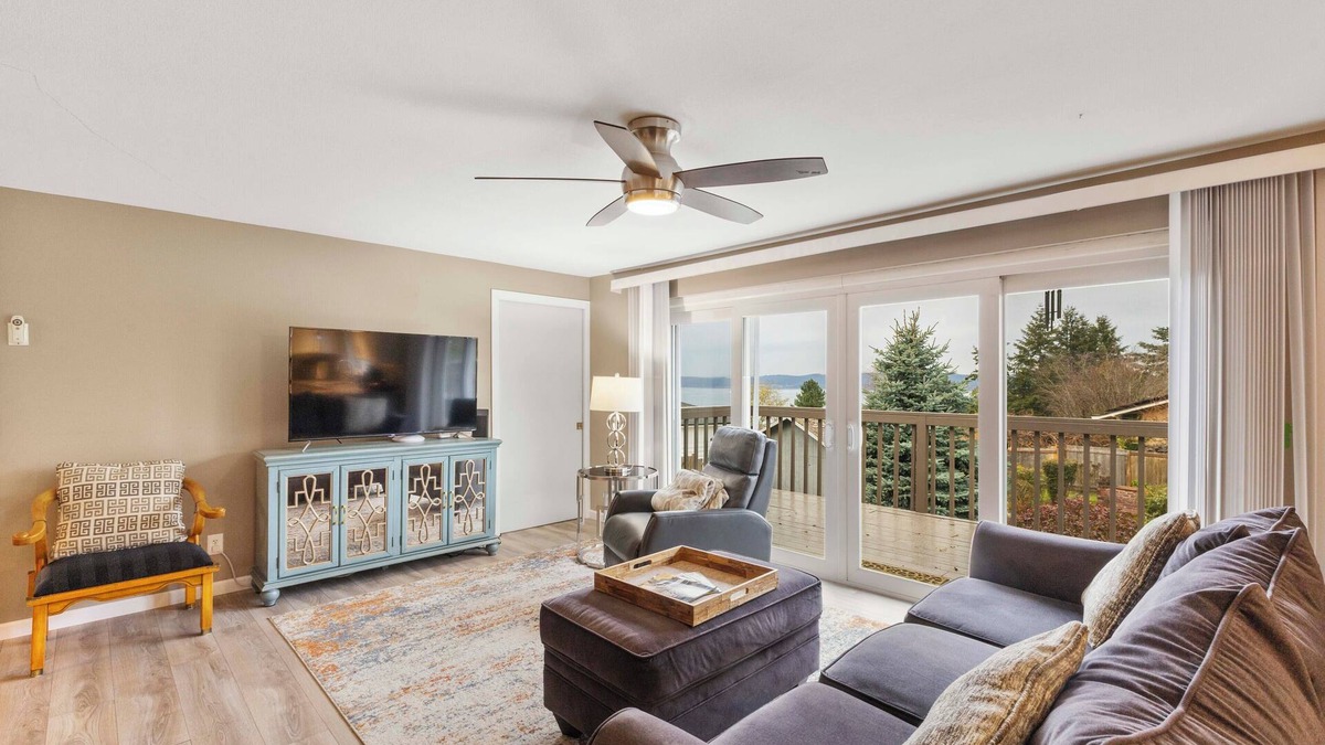Federal Way House | 8 Bed Exec Lux Stay w/Marine Views