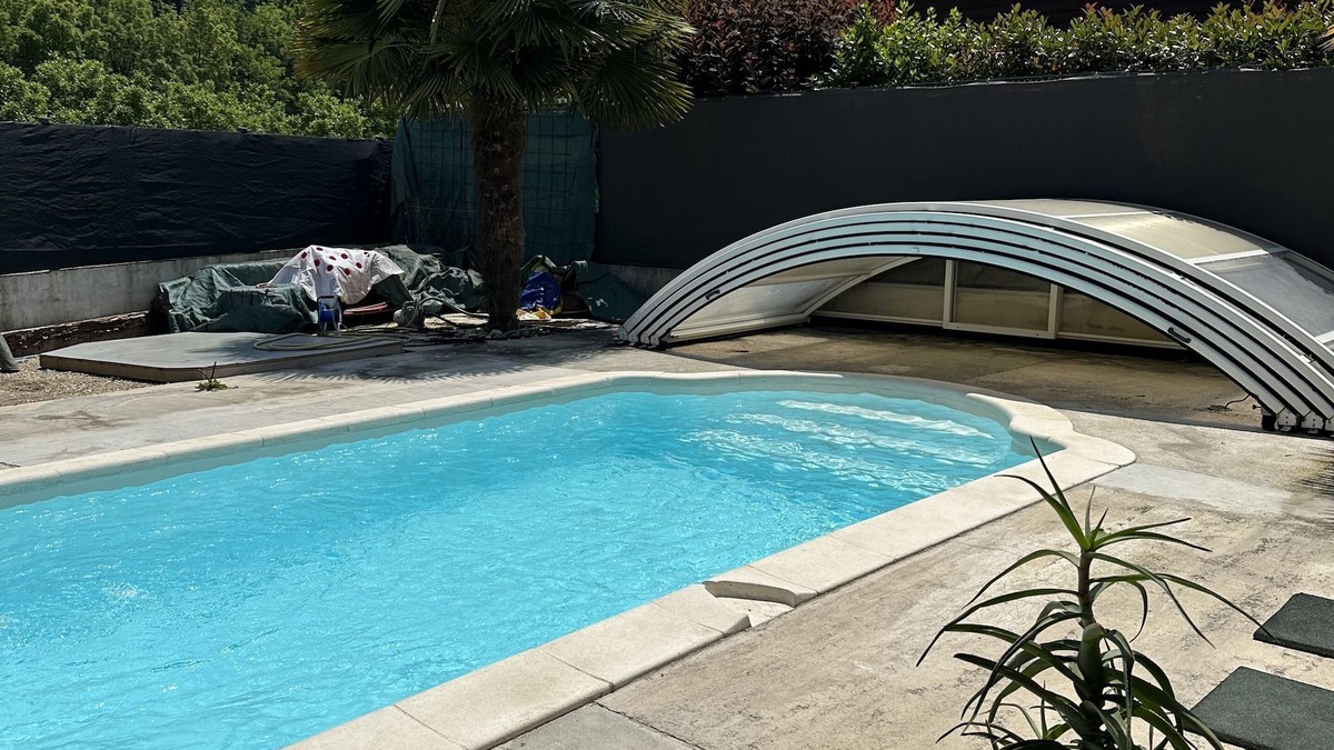 Tencin House | 8-bed house with private pool, secured by electric gate.