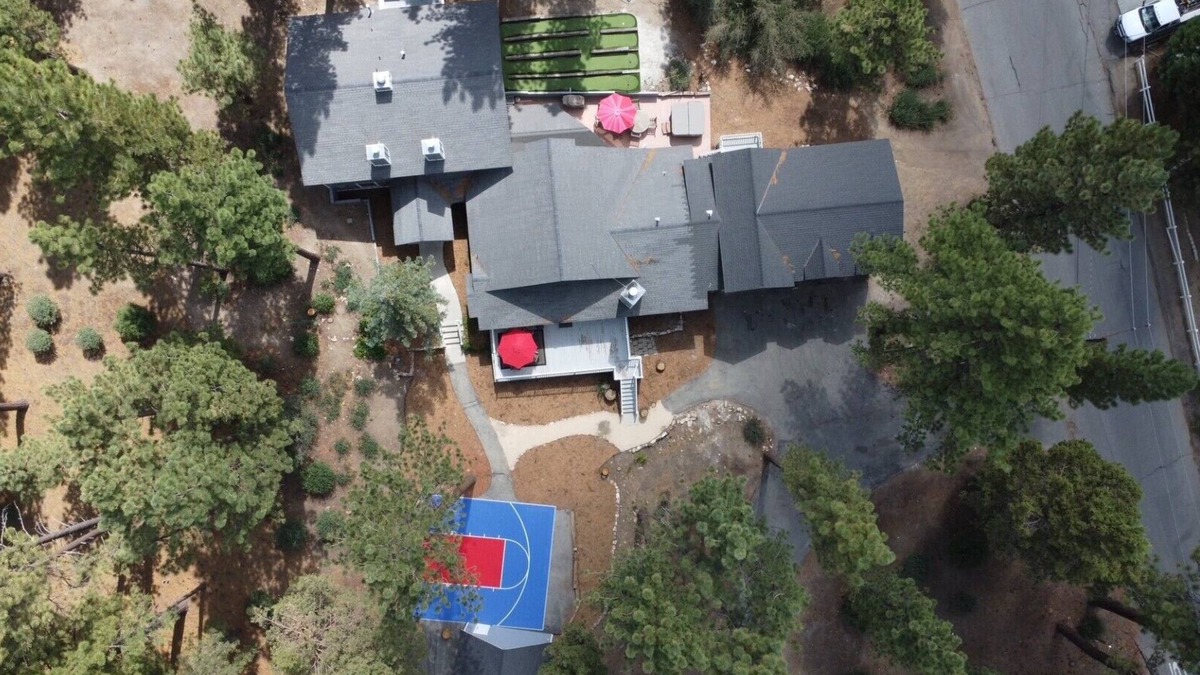 Fox Farm House | 8 Bedroom, 12 Beds - Gameroom, Basketball & Golf