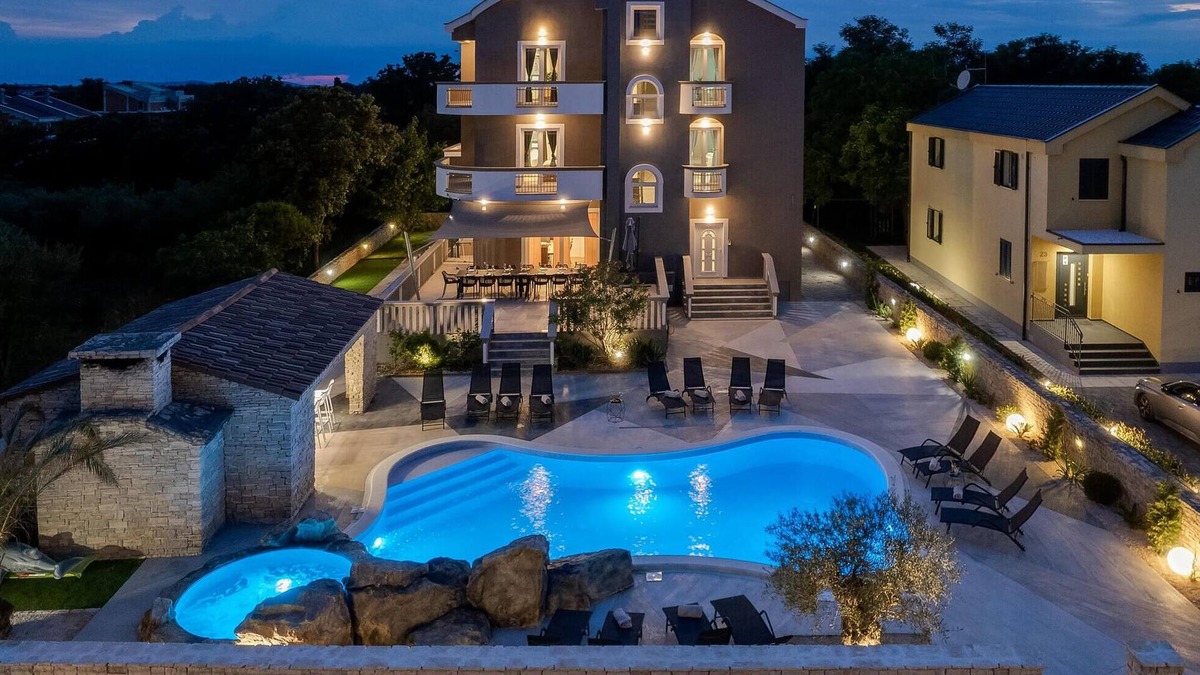 Zaton House | 8 bedroom beautiful home in Zaton