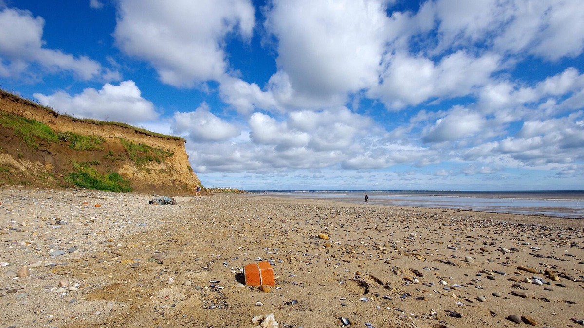 Barmston House | 8 berth caravan with decking and full seaviews! Ref 62021A