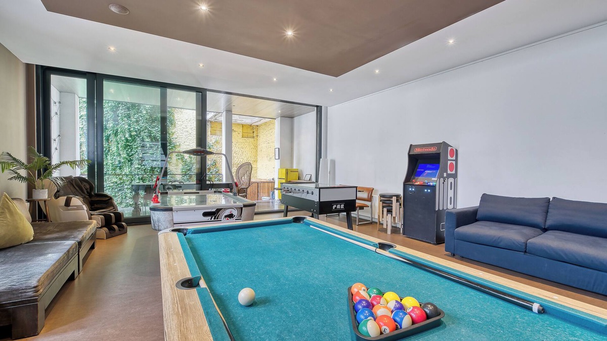 Brussels House | 8/Comenstay.be/GameRoom+Sauna+Jacuzzi+Terrace 330m2 Villa for16+pp Large Group