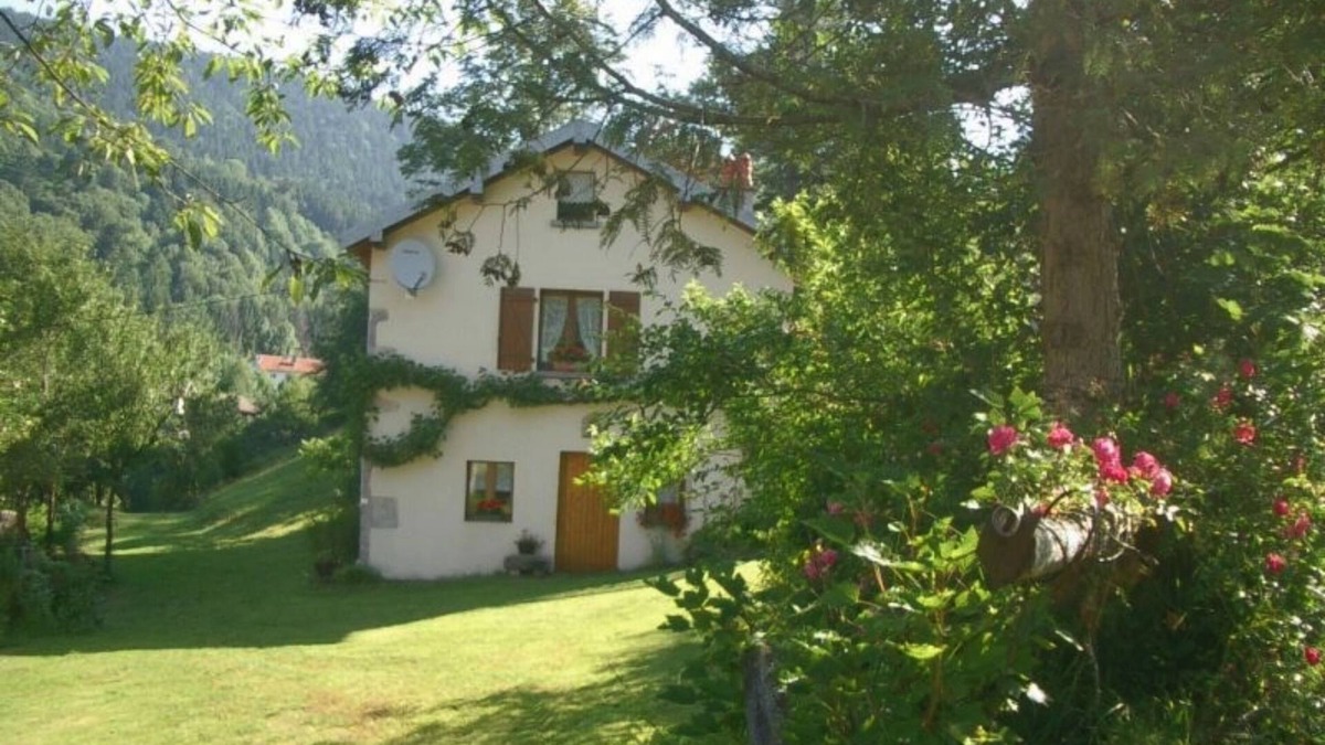 Sapois House | 8 km from Gérardmer, independent house in a peaceful setting, surrounded by nature.