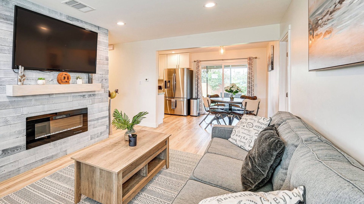 Lincoln Acres House | 8 Mi to Downtown San Diego: Chic Home w/Patio