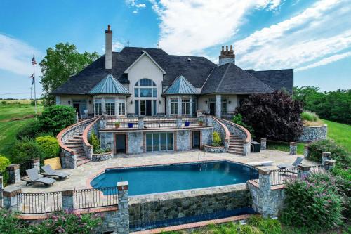 Gettysburg House | 8 Mi to Dtwn Expansive Estate in Gettysburg!