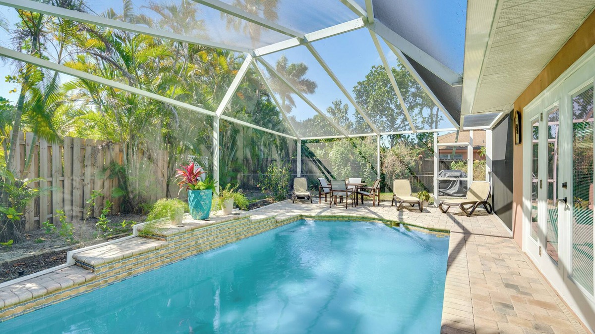 Town and River House | 8 Mi to Fort Myers Beach: Poolside Paradise!