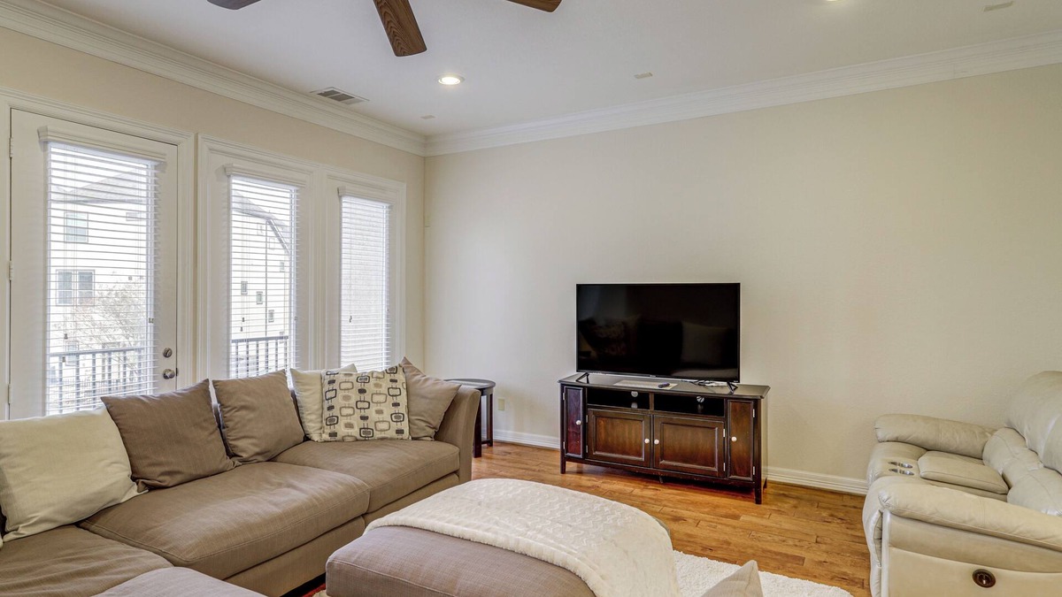 Briarforest House | 8 Mi to the Galleria: Home w/Balcony + Yard