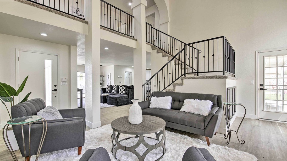 Glendale House | 8 mi to Westgate: Family-Friendly Glendale Home!