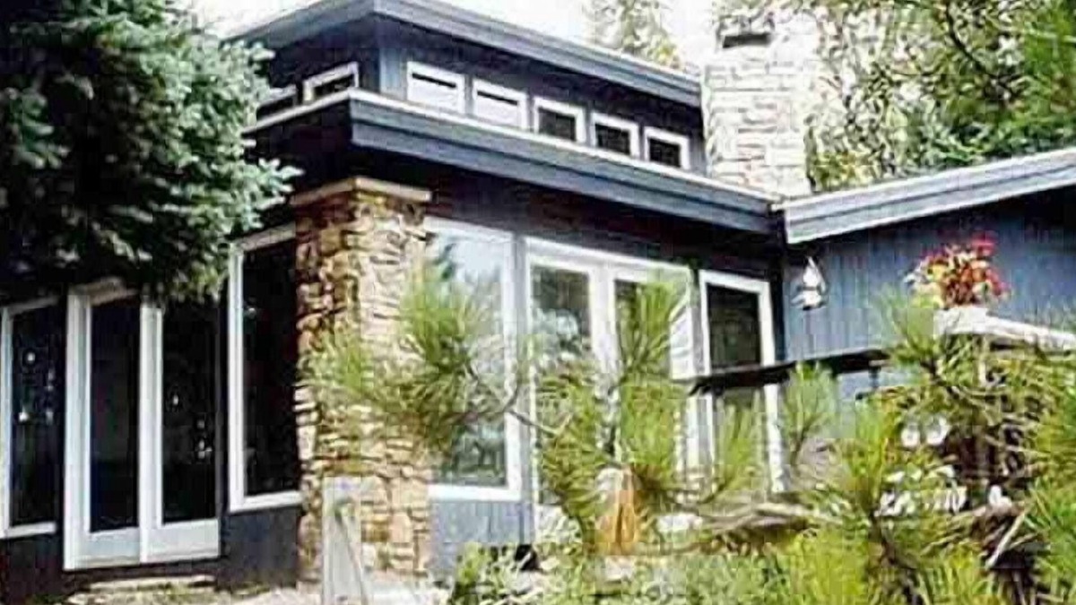 Sturgeon Bay House | 8 Miles Of Sand Beach To Explore ~ Outstanding Sunset Views Over The Lake!