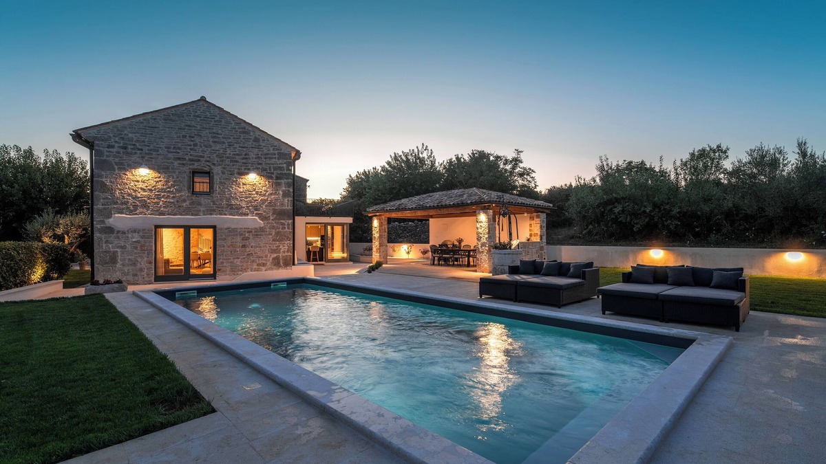 Vosteni Villa | 8 persons, pool, quiet location, large garden, ideal for families with children