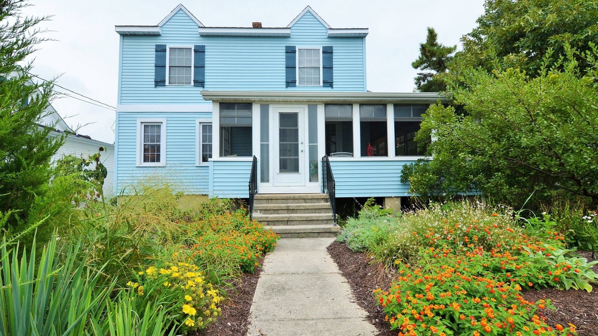 Lewes House | 8 Rhode Island - BAY BLOCK HOME, STEPS FROM LEWES BEACH