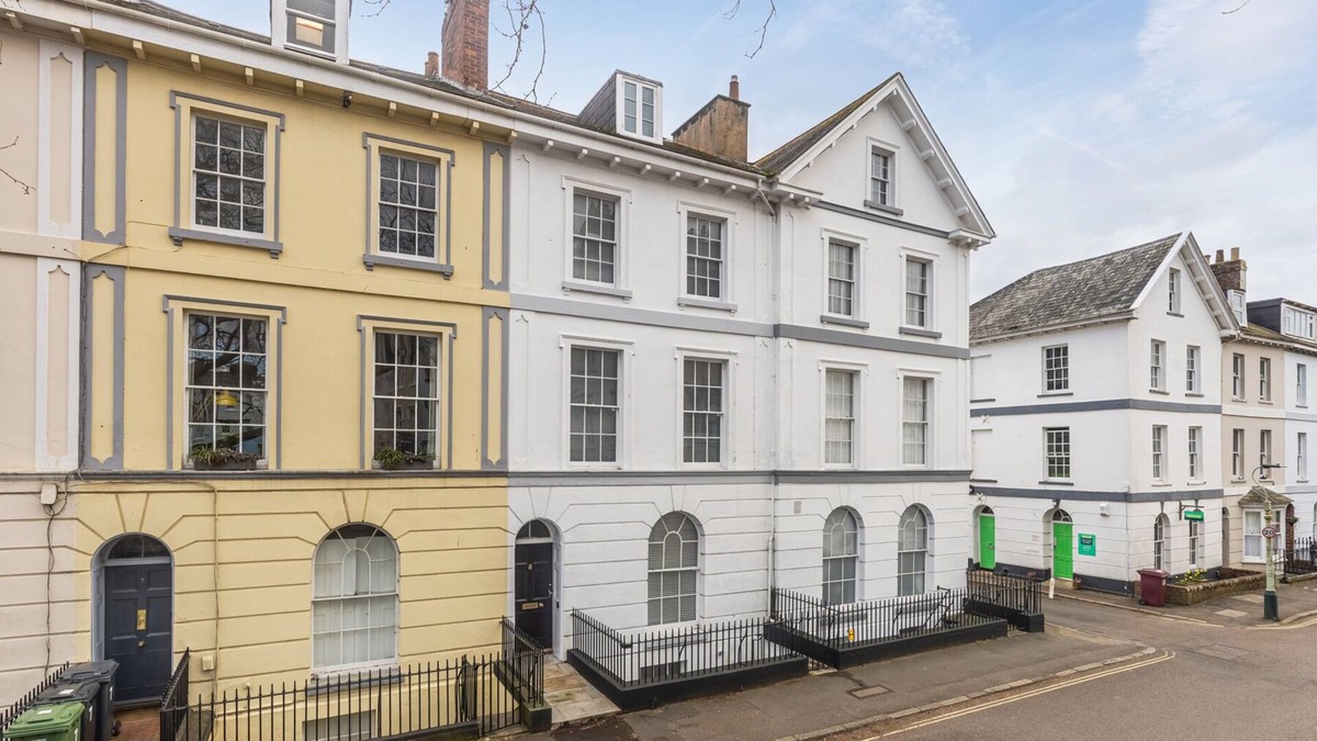 Exeter House | 8 RICHMOND ROAD, pet friendly, luxury holiday cottage in Exeter