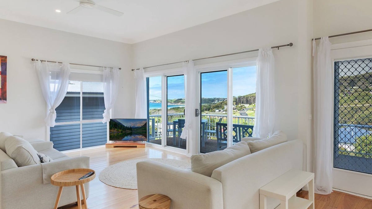 Kianga House | 8 Sunnyside Crescent Kianga