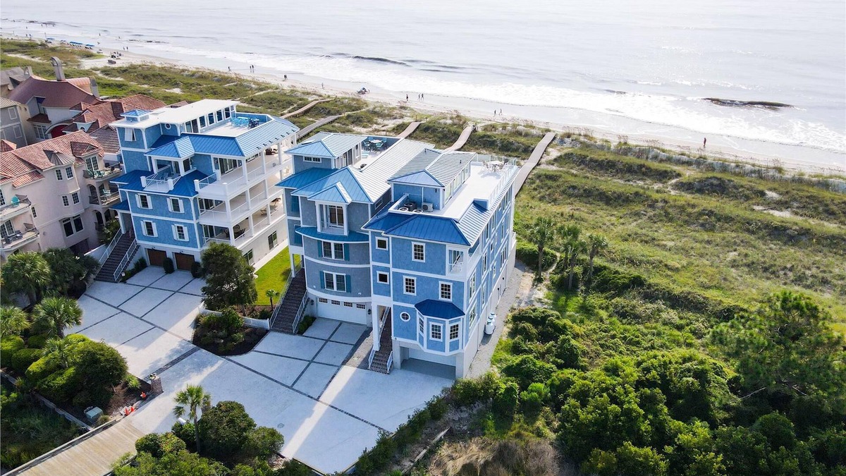 Palmetto Dunes House | 8 Terra Bella Trace, Oceanfront, Roof Top Deck, Pool, Free Golf