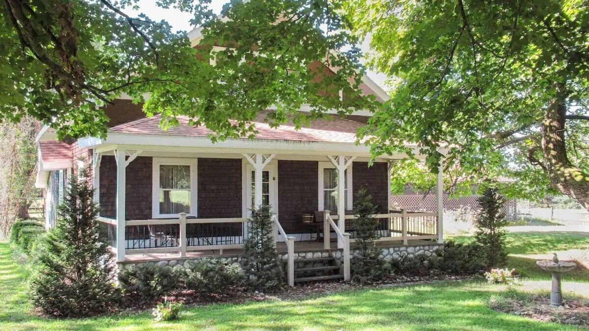 Le Roy Other | 80 Acres Retreat | Firepit, Hiking, Trails, Games