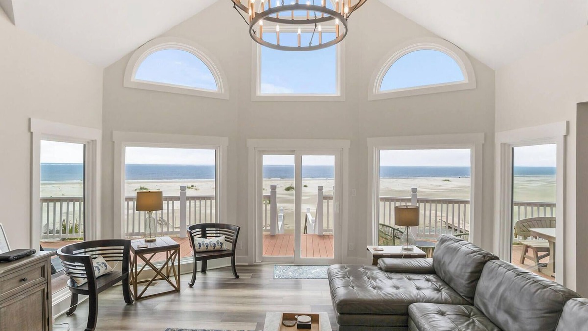 Saint Helena Island House | 805 Marlin Dr