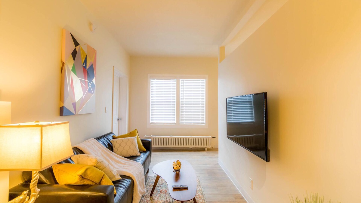 Kutzky Park Apartment | 8072-Walk to Mayo-Modern studio Unit on Main Floor