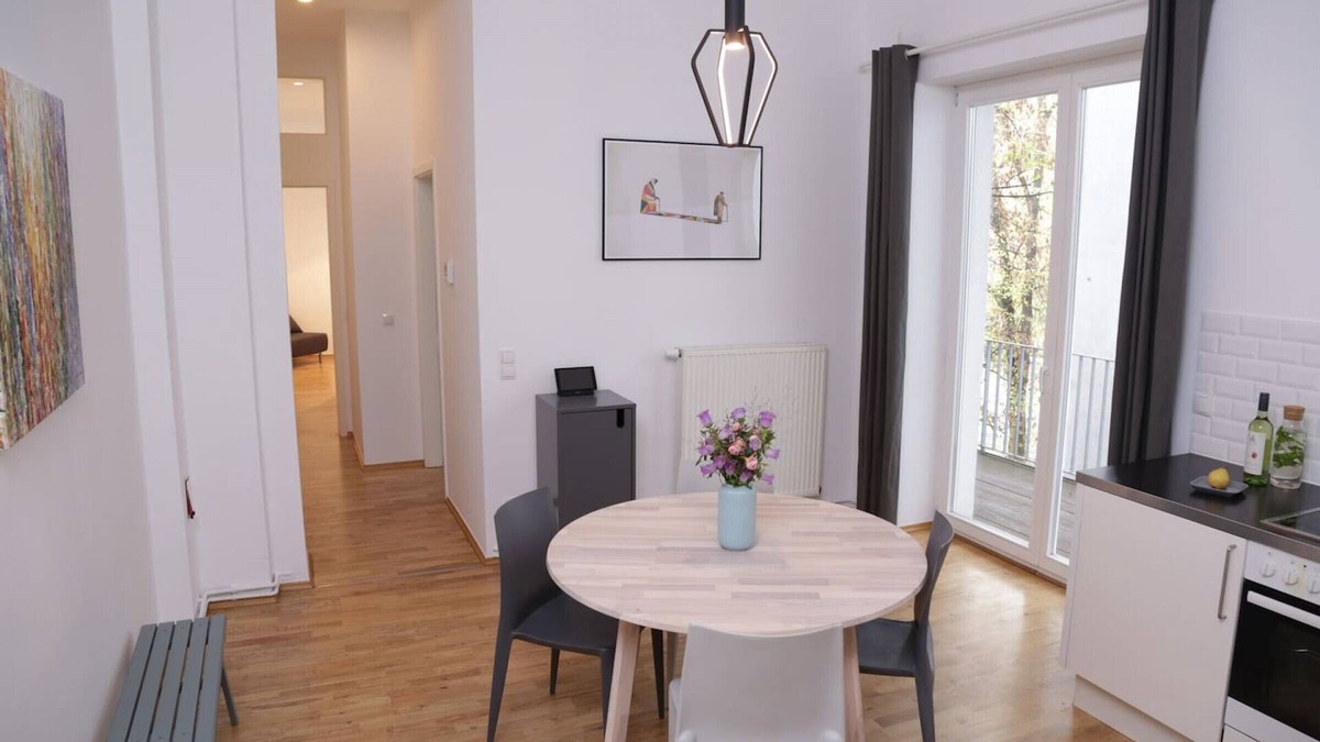 Prenzlauer Berg Apartment | 80QM CONTEMPORARY DESIGN APARTMENT by BENSIMON (4)