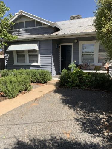 Mildura Central Business District House | 83 Magnolia Avenue