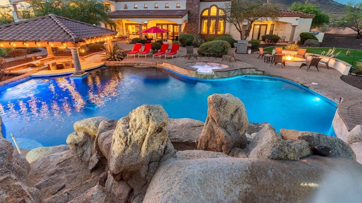 Cave Creek House | 8400sf Spectacular Mansion POOL AND Mini GOLF Scottsdale/Cave Creek 16 Beds