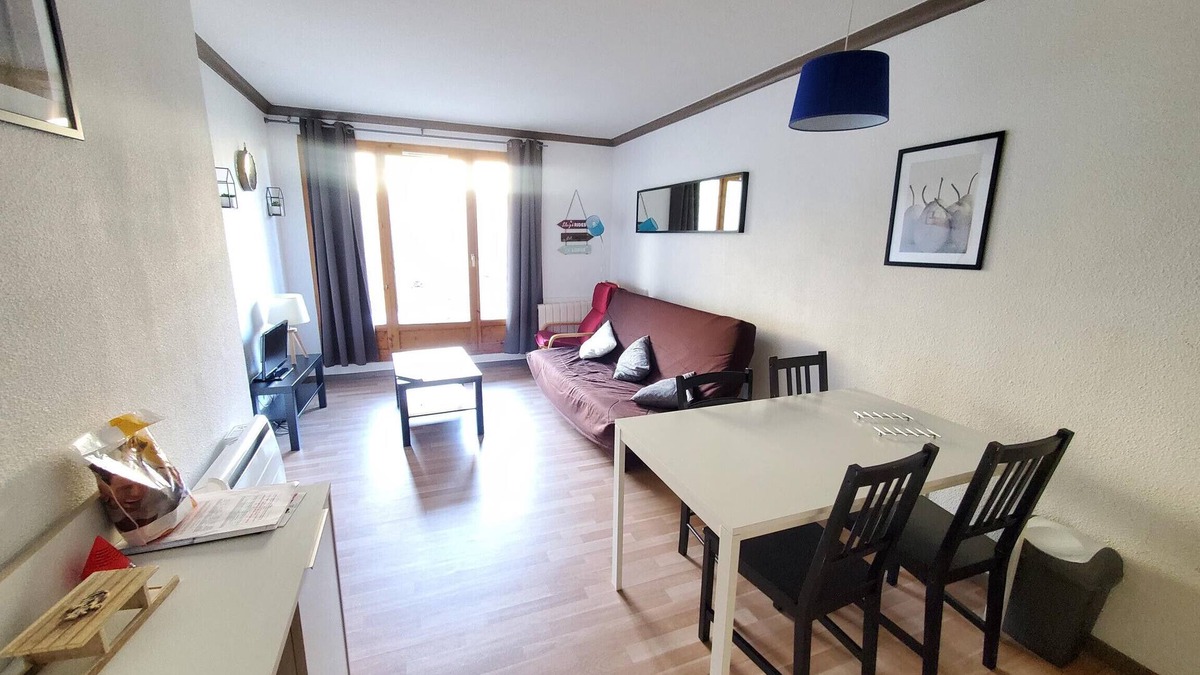 Besse-et-Saint-Anastaise Apartment | 87b